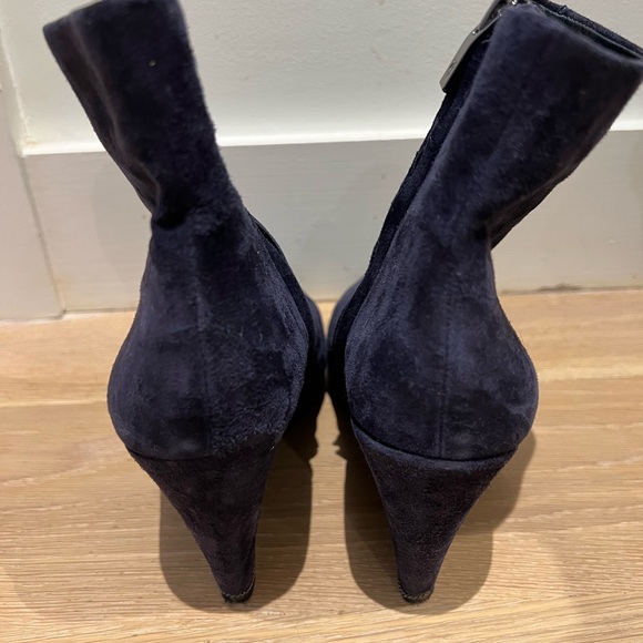 Vince Camino hidden Wedge Navy boots. Size 7. Excellent condition - Picture 7 of 16